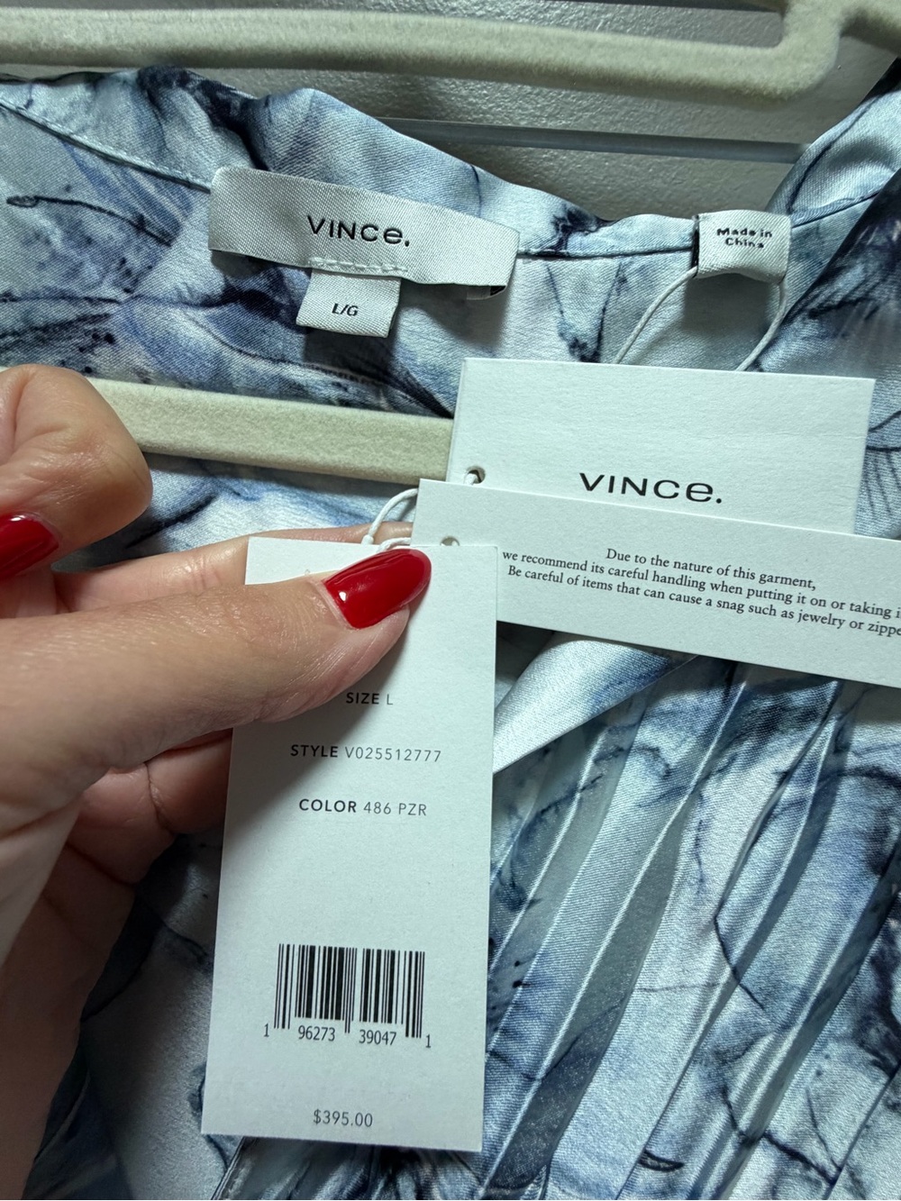 Vince Blue & White Washed Lily Pleated Blouse - Picture 2 of 5